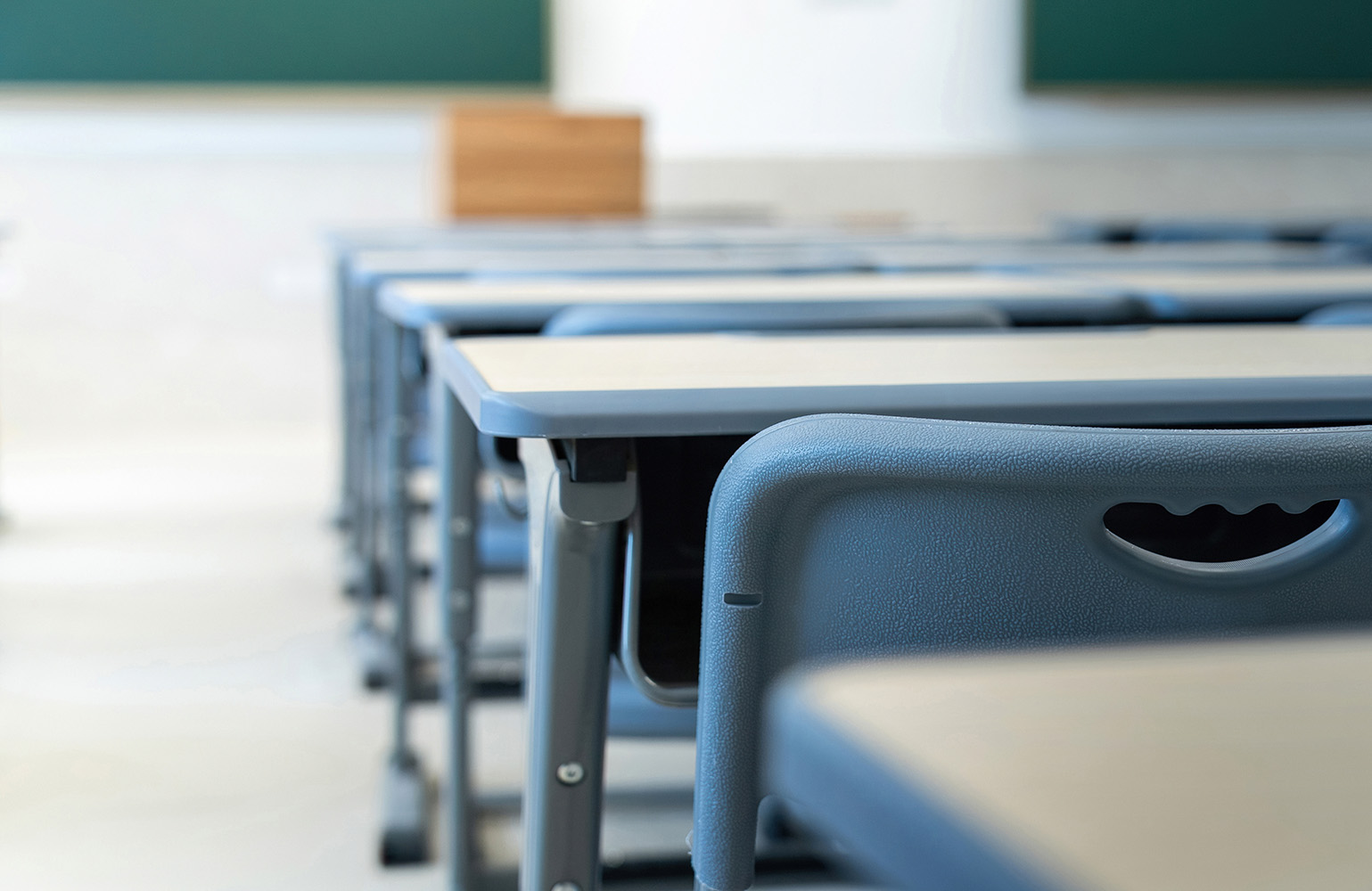 desks-in-a-classroom